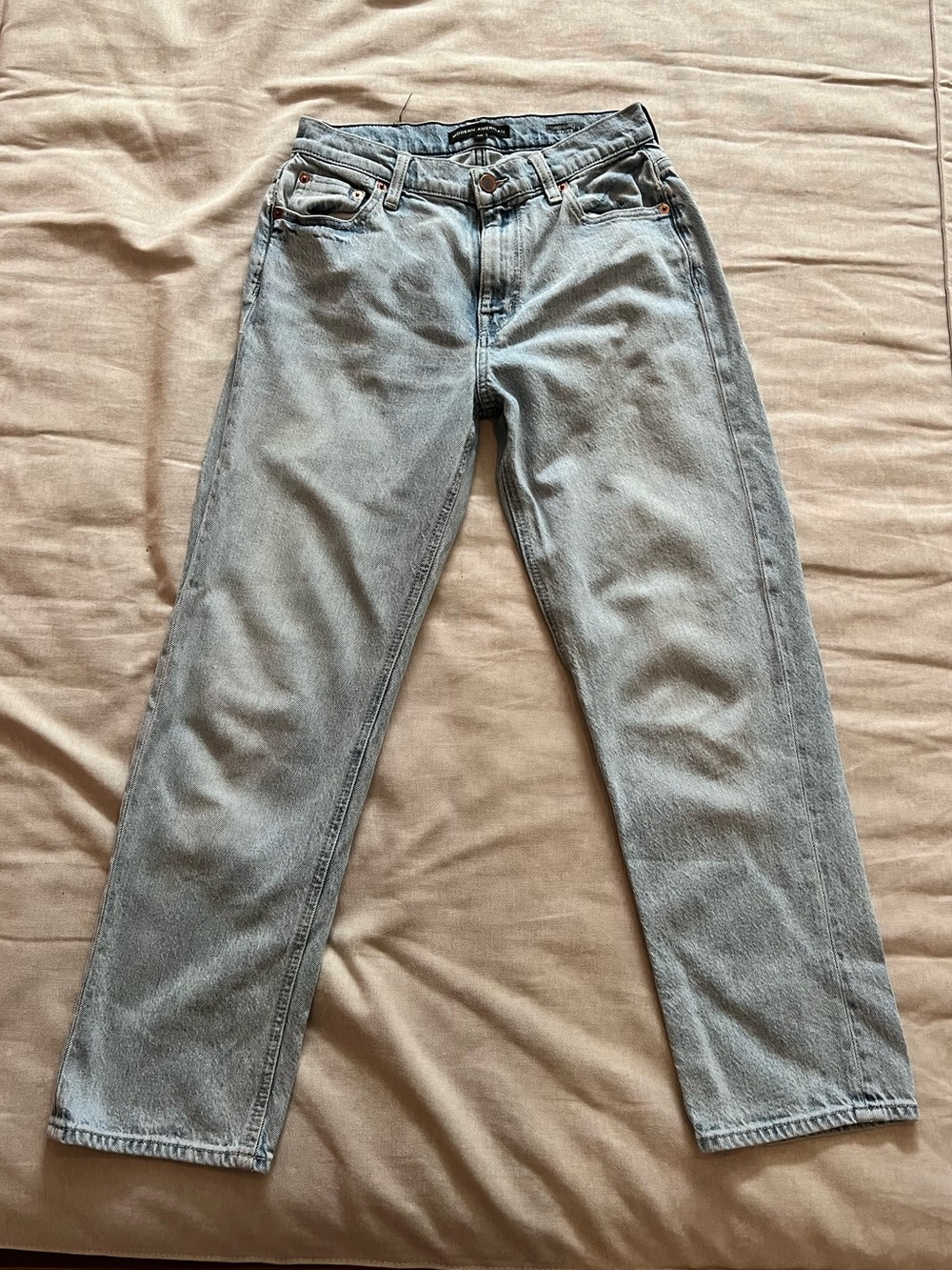 Women's Boyfriend Jeans in Light Blue Wash - Relaxed Fit